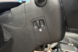 Punainen Mercedes-Benz GLA 2022 kuva 24.