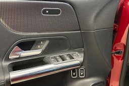 Punainen Mercedes-Benz GLA 2022 kuva 25.