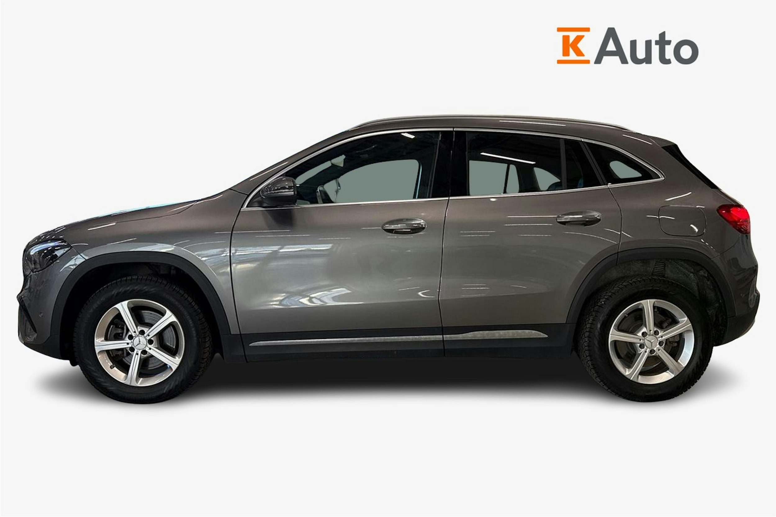 harmaa Mercedes-Benz GLA 2024 kuva 6.
