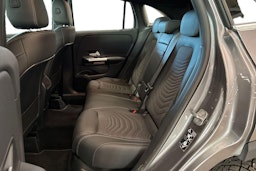 harmaa Mercedes-Benz GLA 2024 kuva 10.