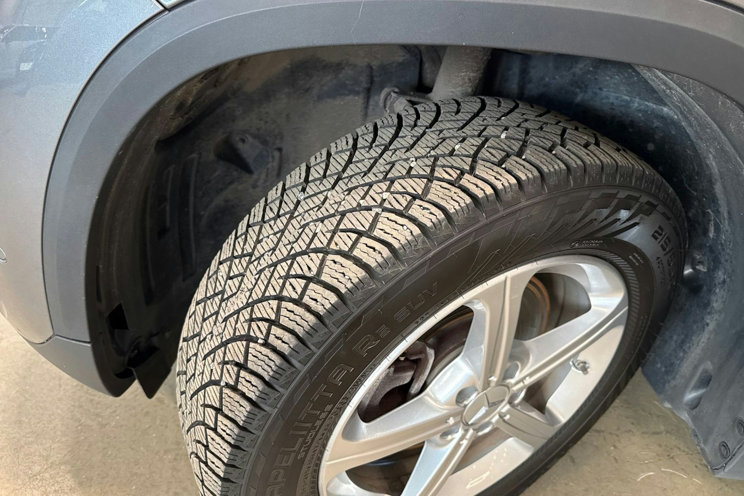 harmaa Mercedes-Benz GLA 2024 kuva 13.