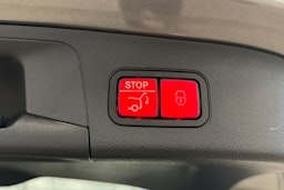 harmaa Mercedes-Benz GLA 2024 kuva 15.