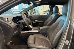 harmaa Mercedes-Benz GLA 2024 kuva 17.