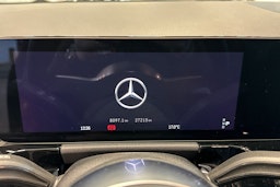 harmaa Mercedes-Benz GLA 2024 kuva 18.