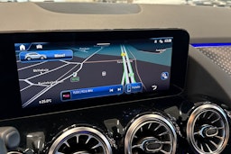 harmaa Mercedes-Benz GLA 2024 kuva 23.