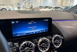 harmaa Mercedes-Benz GLA 2024 kuva 24.