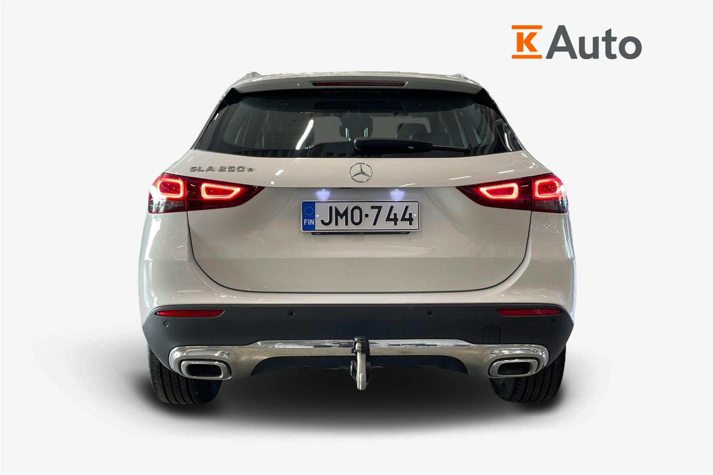 valkoinen Mercedes-Benz GLA 2023 kuva 3.
