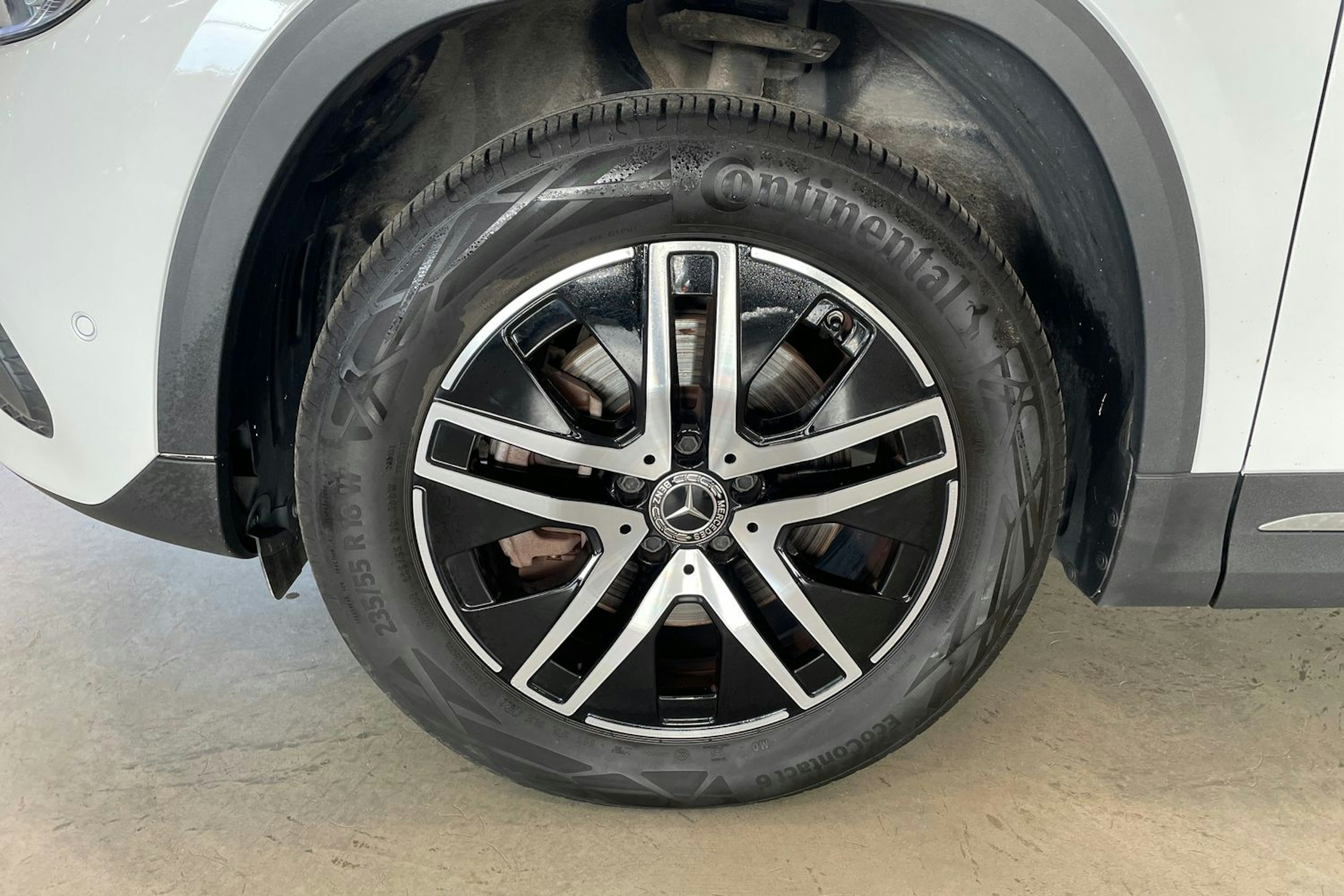 valkoinen Mercedes-Benz GLA 2023 kuva 11.