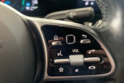 valkoinen Mercedes-Benz GLA 2023 kuva 17.