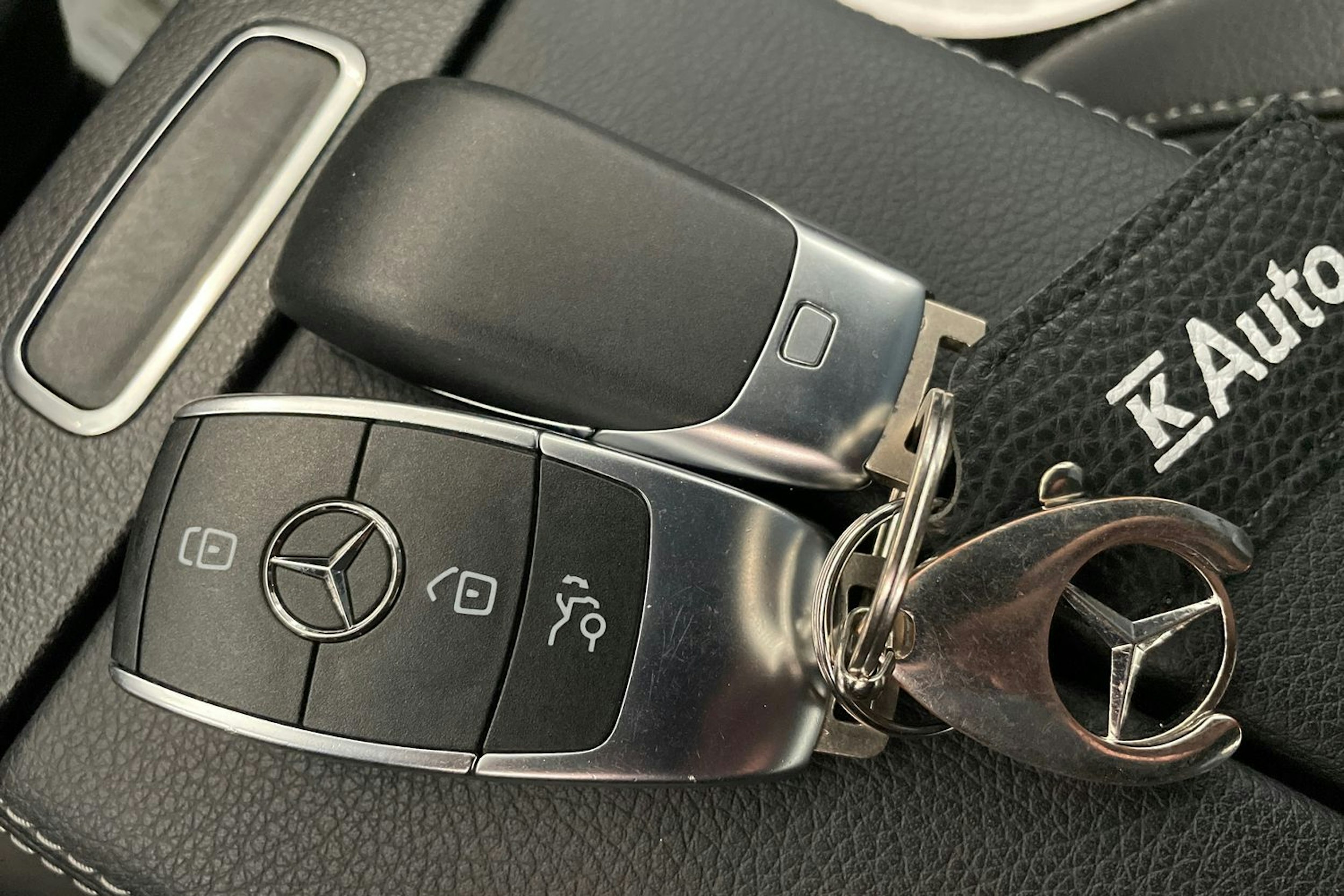 valkoinen Mercedes-Benz GLA 2023 kuva 31.