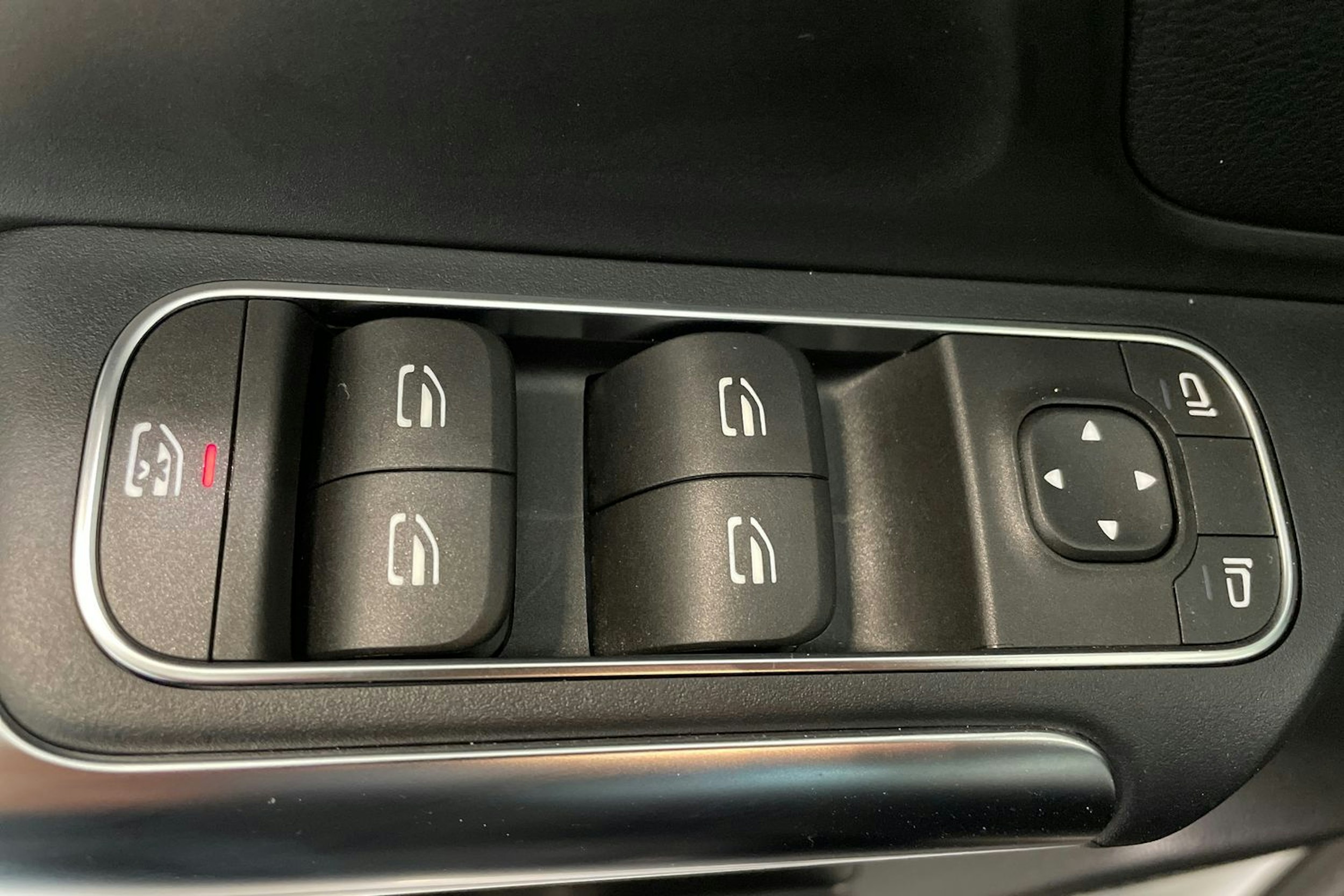 valkoinen Mercedes-Benz GLA 2023 kuva 32.