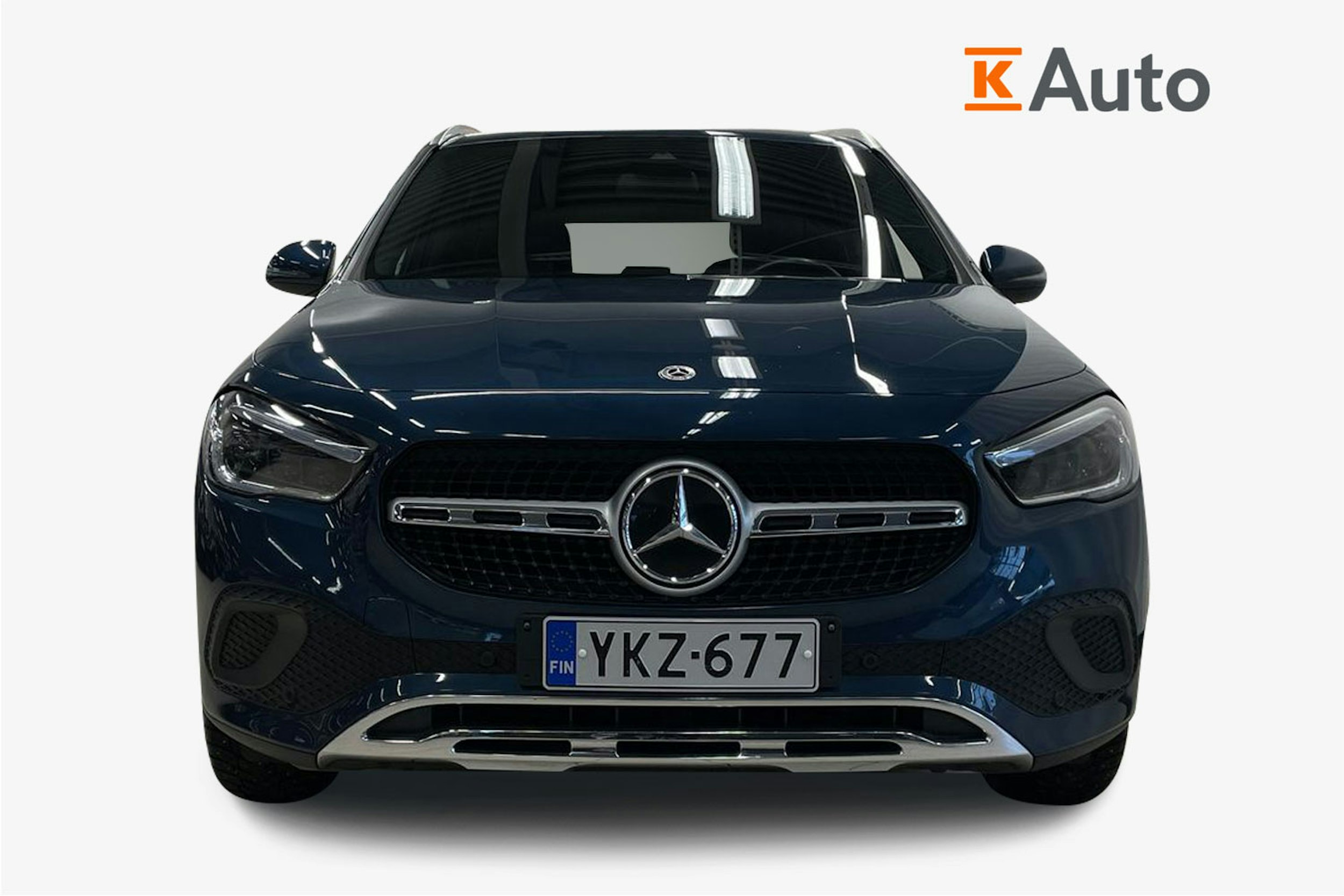 Sininen Mercedes-Benz GLA 2023 kuva 5.