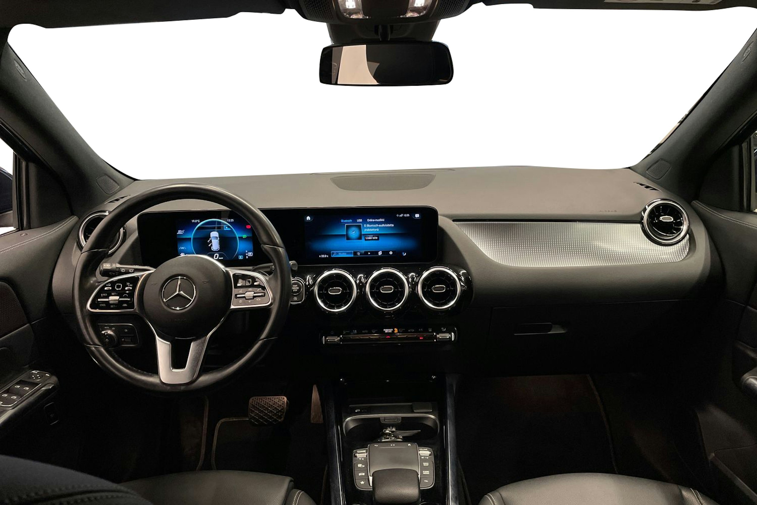 Sininen Mercedes-Benz GLA 2023 kuva 9.