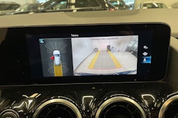 Sininen Mercedes-Benz GLA 2023 kuva 19.