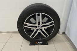 Sininen Mercedes-Benz GLA 2023 kuva 24.