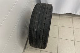 Sininen Mercedes-Benz GLA 2023 kuva 25.