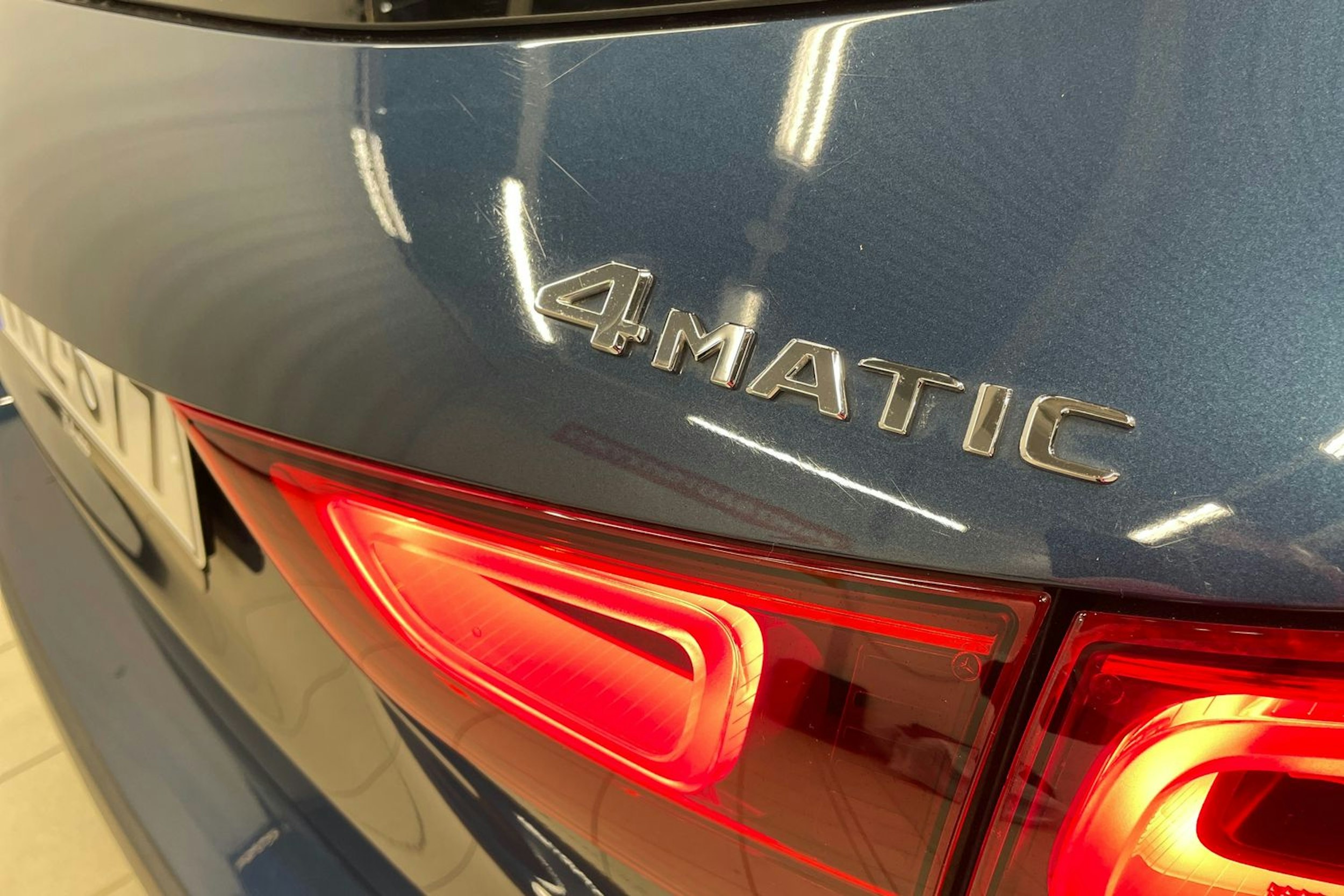 Sininen Mercedes-Benz GLA 2023 kuva 28.