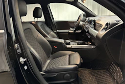 musta Mercedes-Benz GLB 2020 kuva 14.