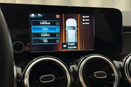 musta Mercedes-Benz GLB 2020 kuva 20.
