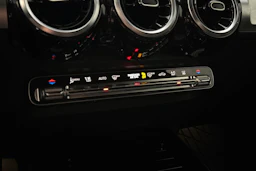 musta Mercedes-Benz GLB 2020 kuva 27.