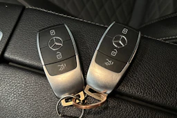 musta Mercedes-Benz GLB 2020 kuva 29.