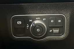 valkoinen Mercedes-Benz GLB 2020 kuva 18.