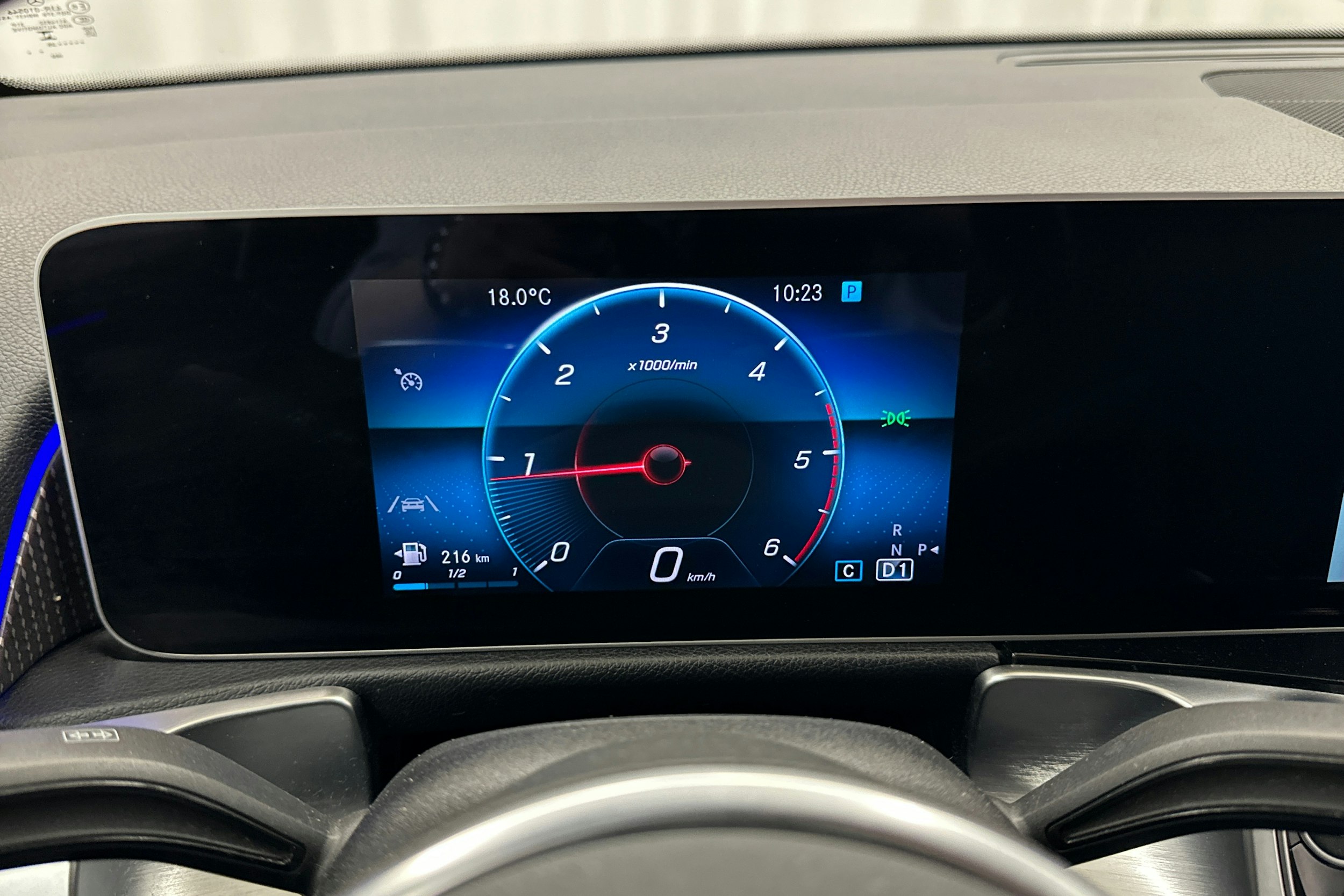 valkoinen Mercedes-Benz GLB 2020 kuva 22.