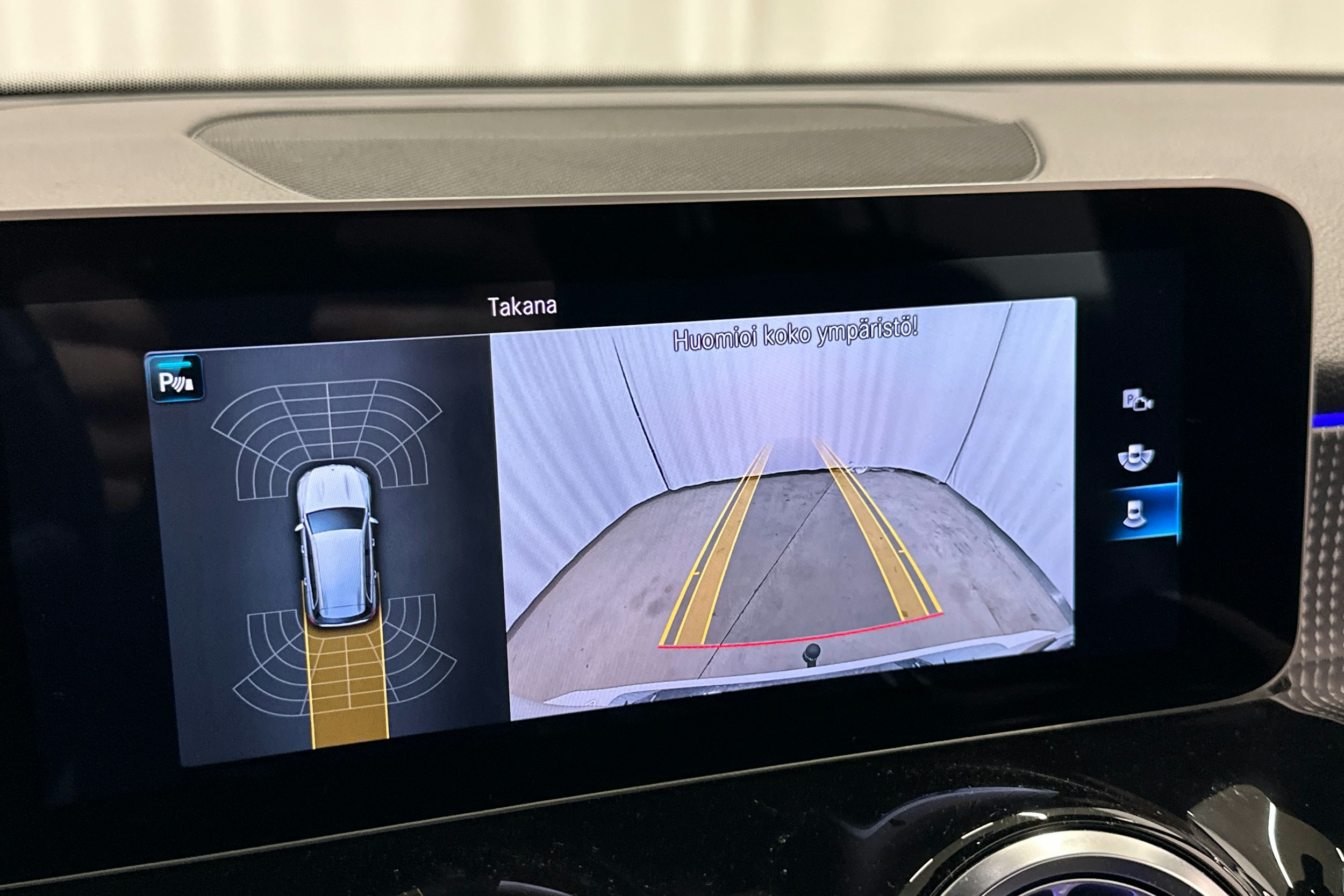 valkoinen Mercedes-Benz GLB 2020 kuva 26.