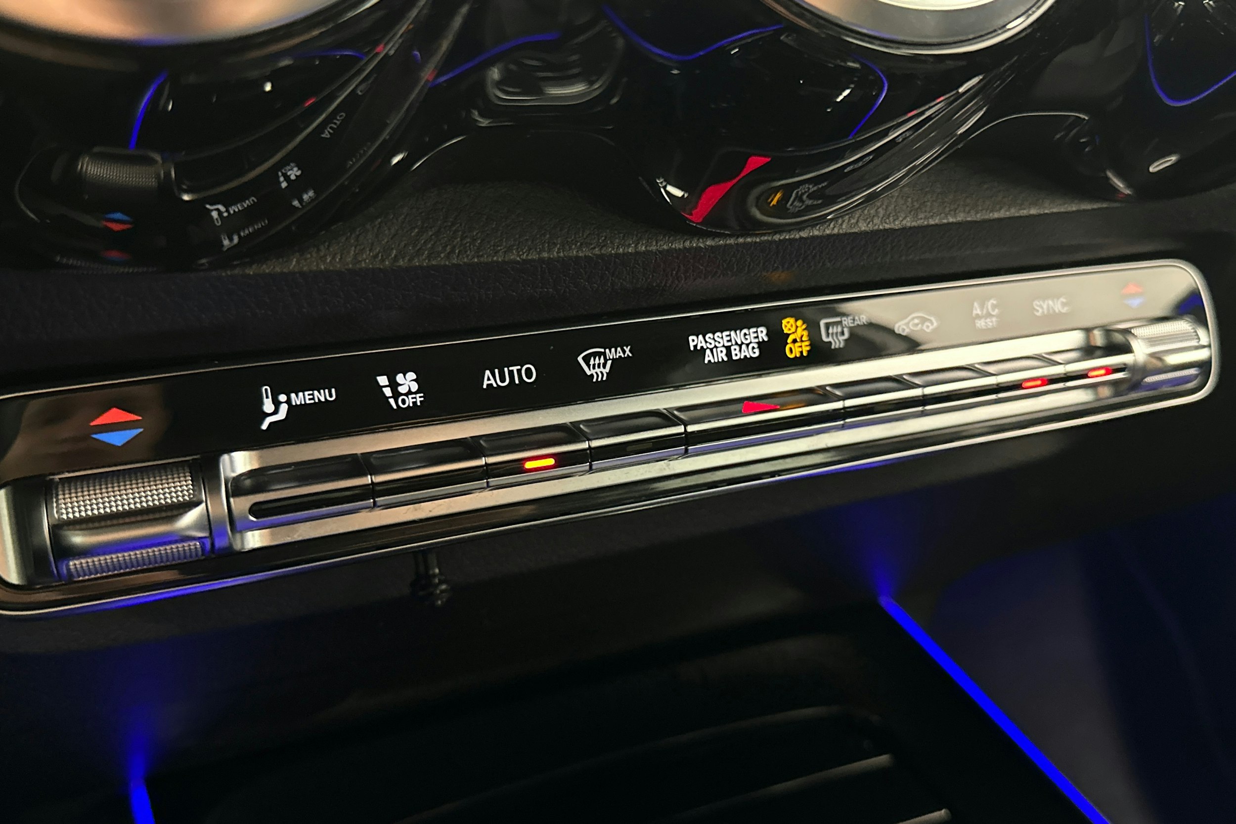 valkoinen Mercedes-Benz GLB 2020 kuva 27.