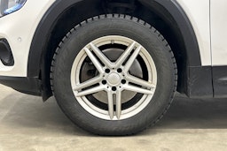 valkoinen Mercedes-Benz GLB 2020 kuva 34.