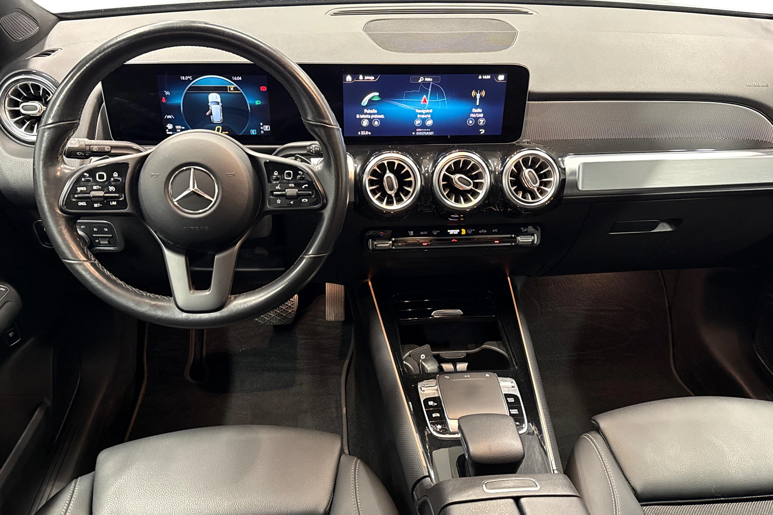 harmaa Mercedes-Benz GLB 2020 kuva 9.