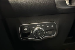 harmaa Mercedes-Benz GLB 2020 kuva 19.