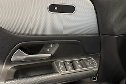 harmaa Mercedes-Benz GLB 2020 kuva 20.