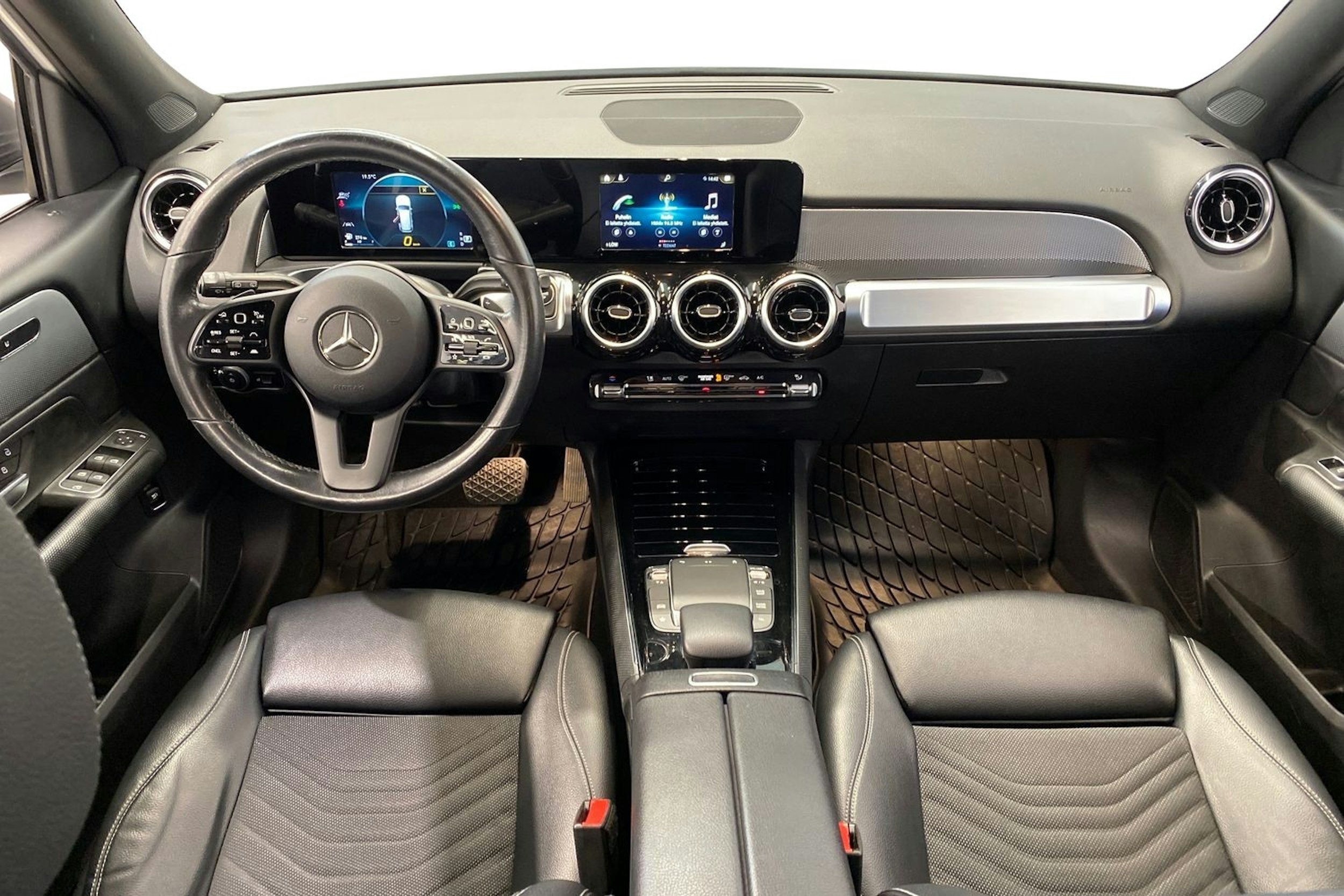 valkoinen Mercedes-Benz GLB 2020 kuva 9.