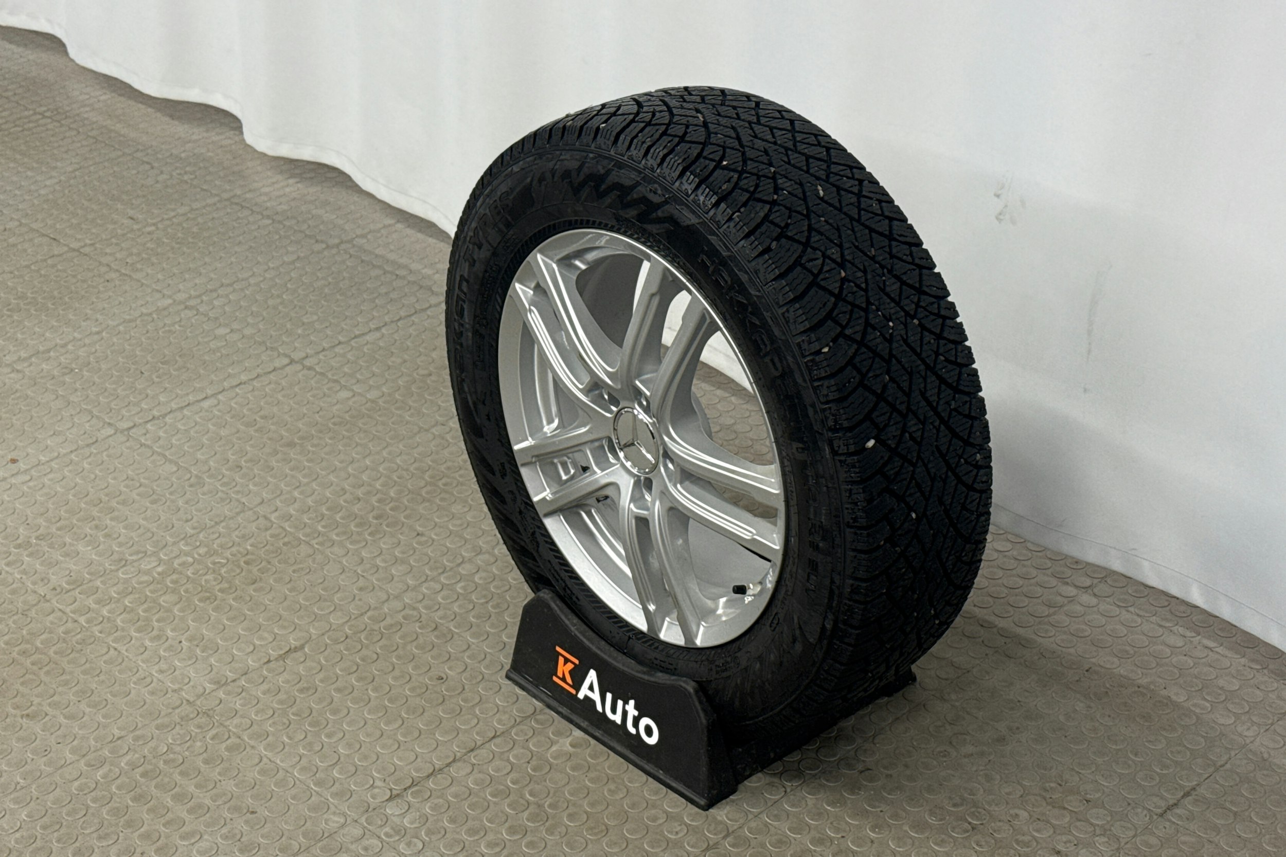 musta Mercedes-Benz GLB 2021 kuva 11.