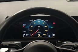 musta Mercedes-Benz GLB 2021 kuva 15.