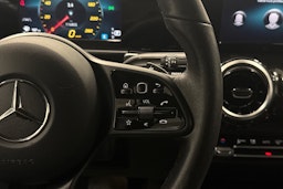 musta Mercedes-Benz GLB 2021 kuva 17.