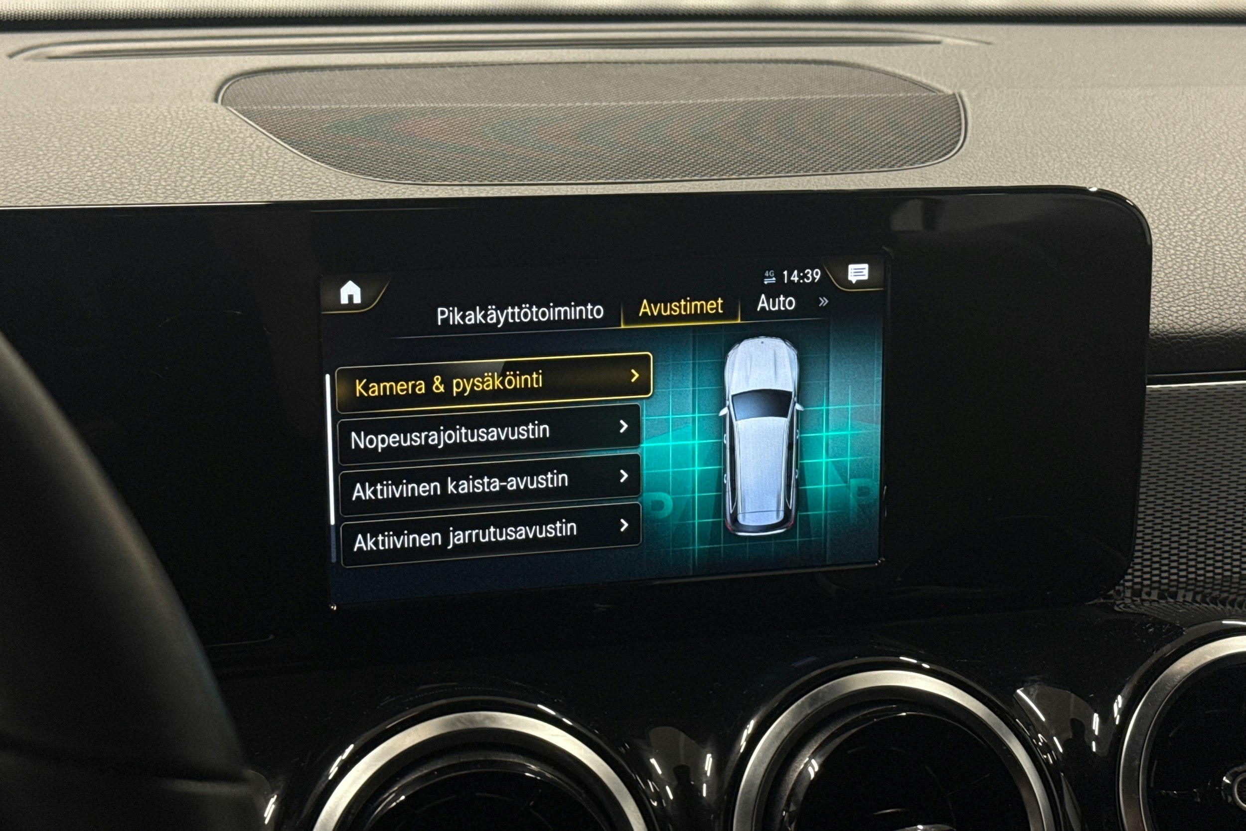 musta Mercedes-Benz GLB 2021 kuva 19.