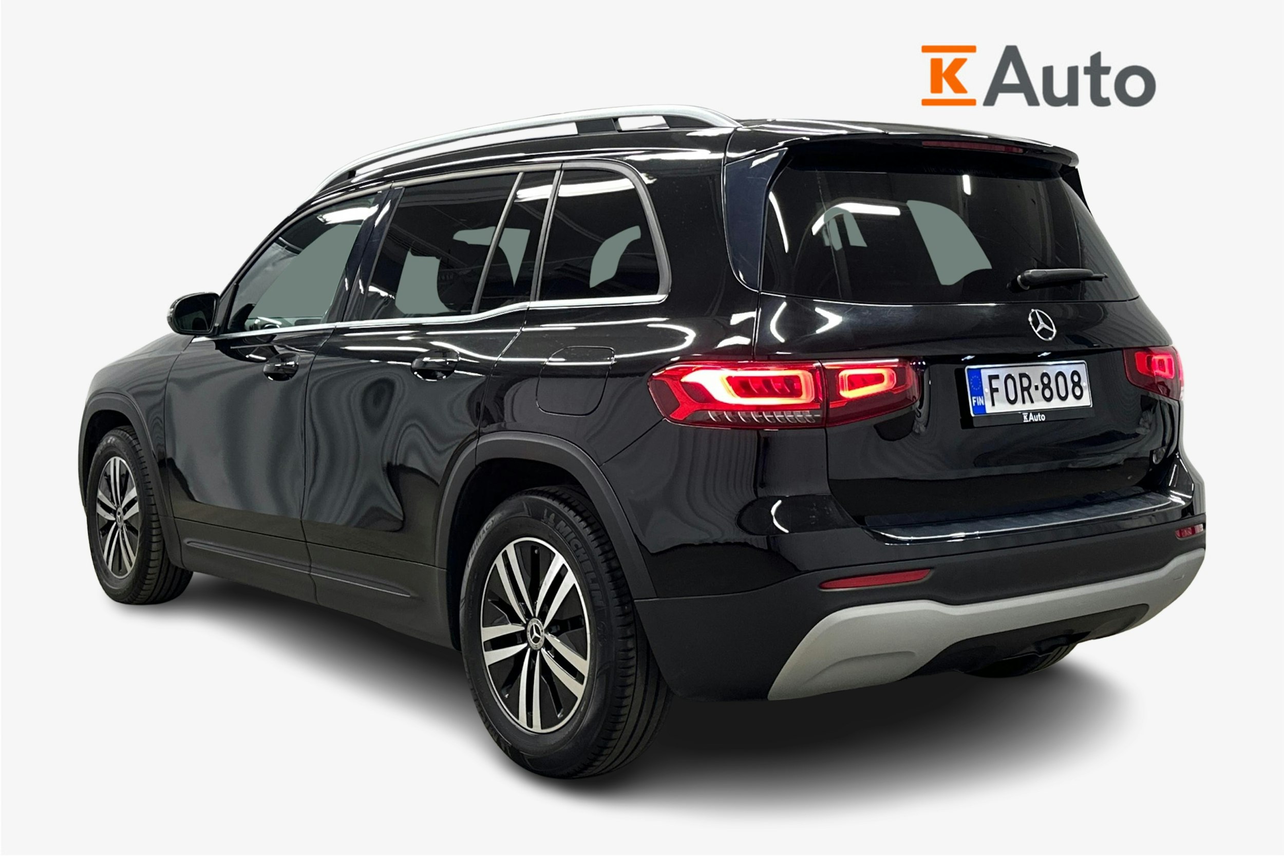 musta Mercedes-Benz GLB 2021 kuva 2.