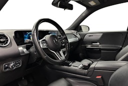 musta Mercedes-Benz GLB 2021 kuva 7.