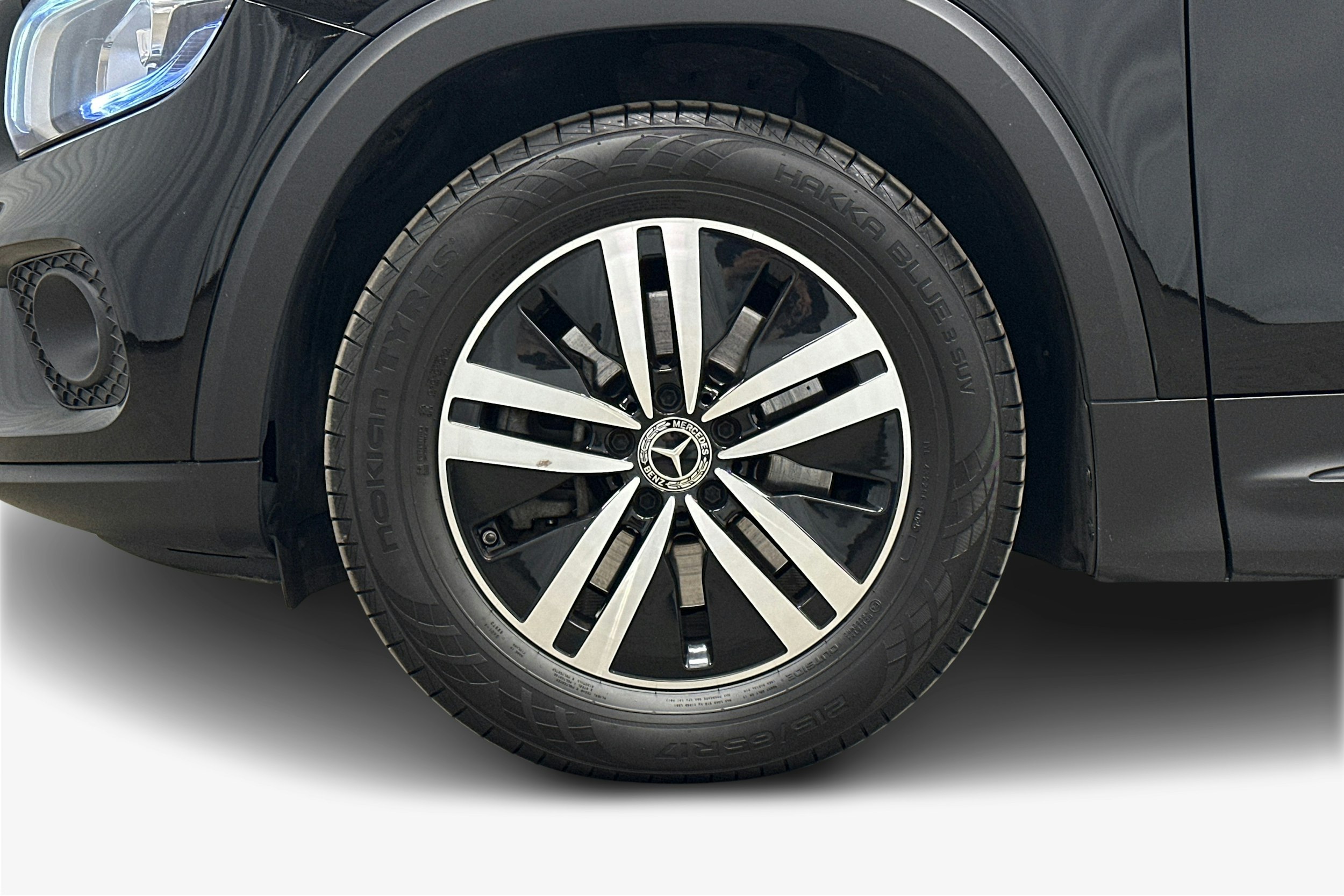 musta Mercedes-Benz GLB 2021 kuva 11.