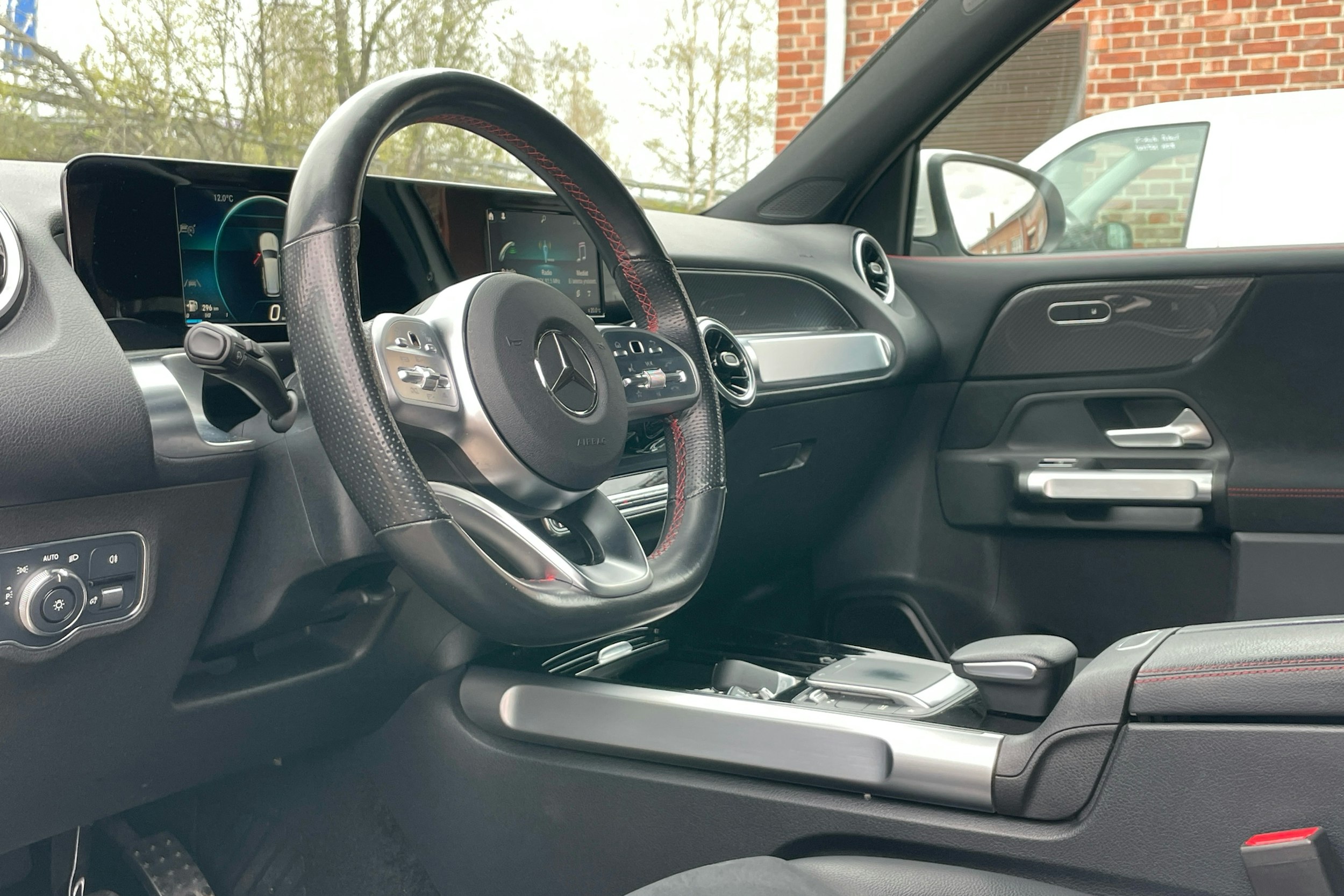 valkoinen Mercedes-Benz GLB 2021 kuva 3.