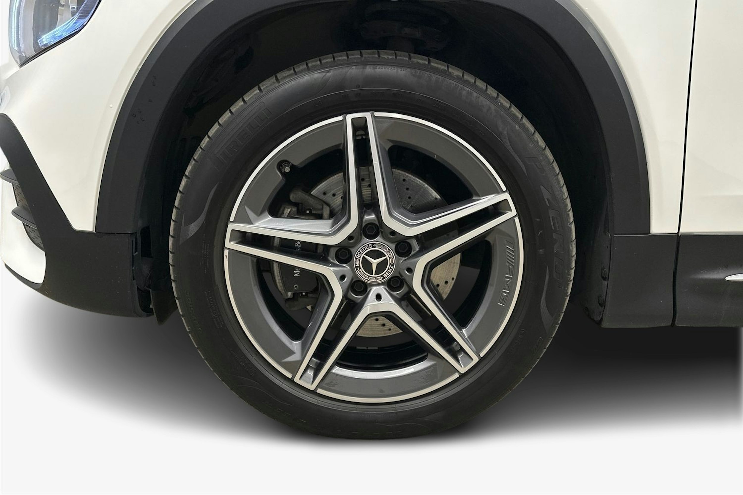 valkoinen Mercedes-Benz GLB 2021 kuva 11.