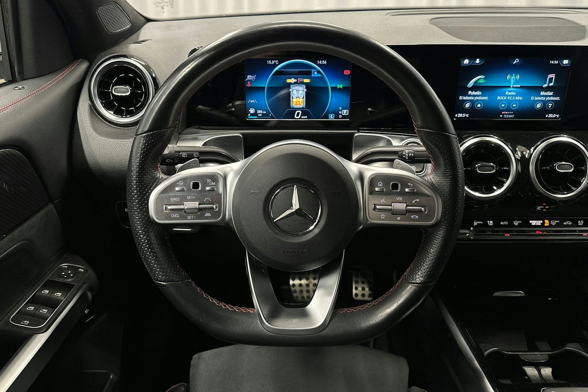 valkoinen Mercedes-Benz GLB 2021 kuva 18.