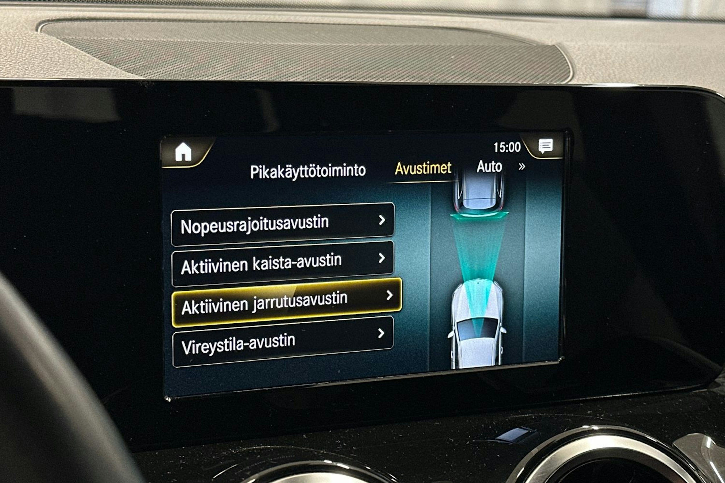valkoinen Mercedes-Benz GLB 2021 kuva 29.