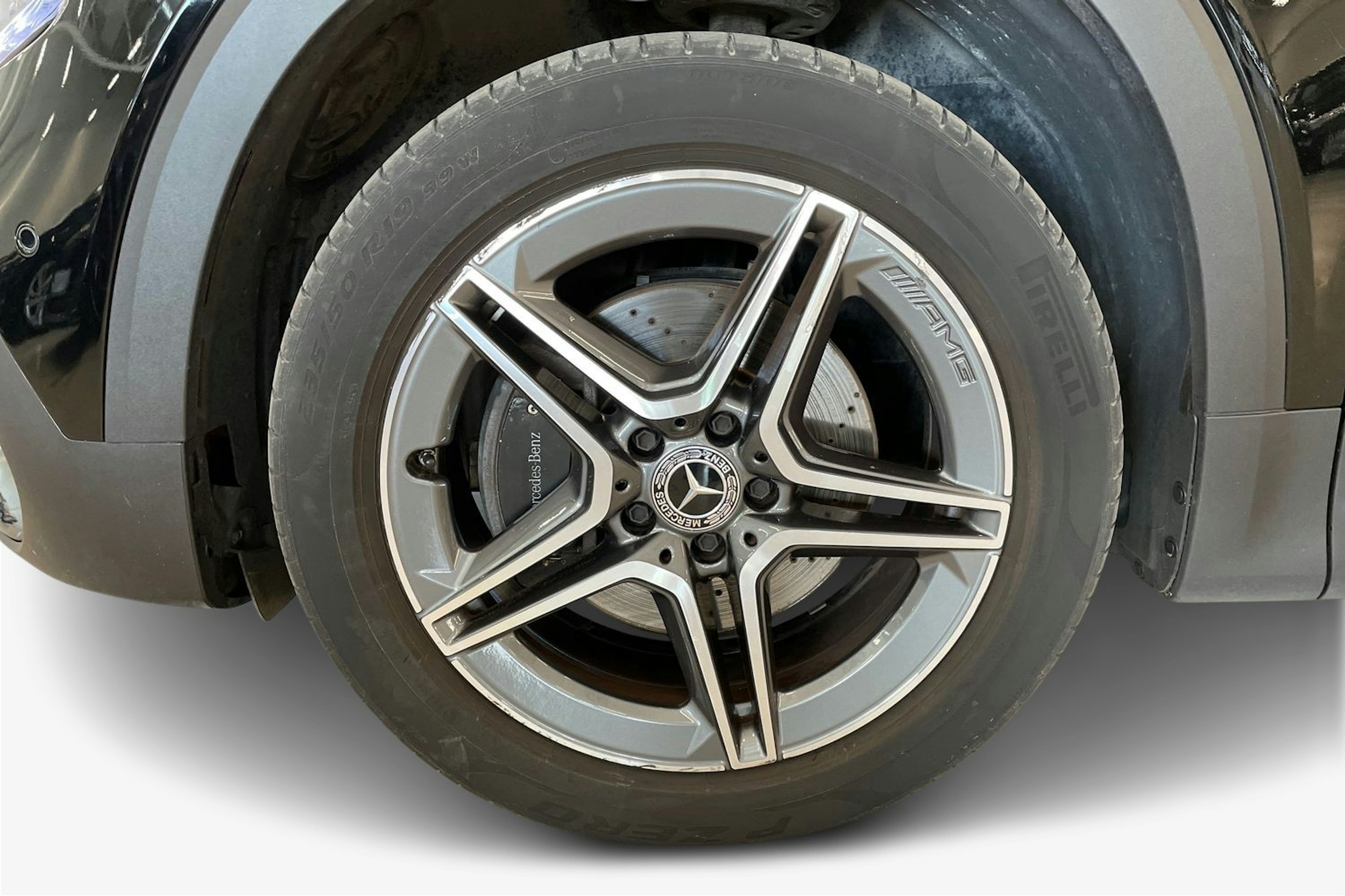 musta Mercedes-Benz GLB 2021 kuva 11.