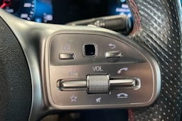 musta Mercedes-Benz GLB 2021 kuva 17.