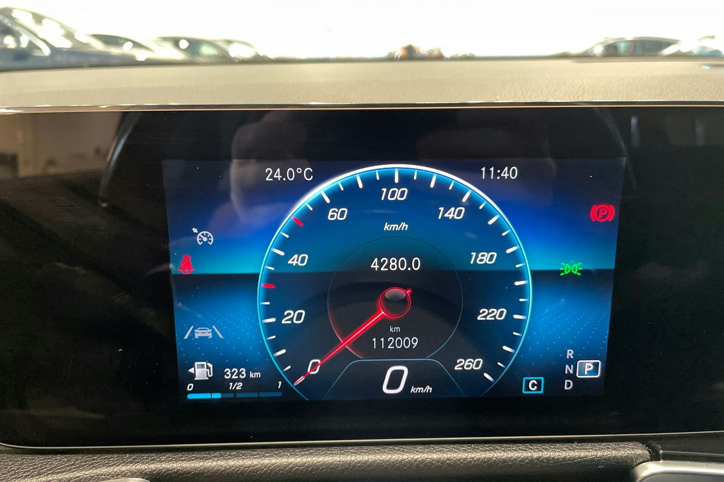 musta Mercedes-Benz GLB 2021 kuva 19.