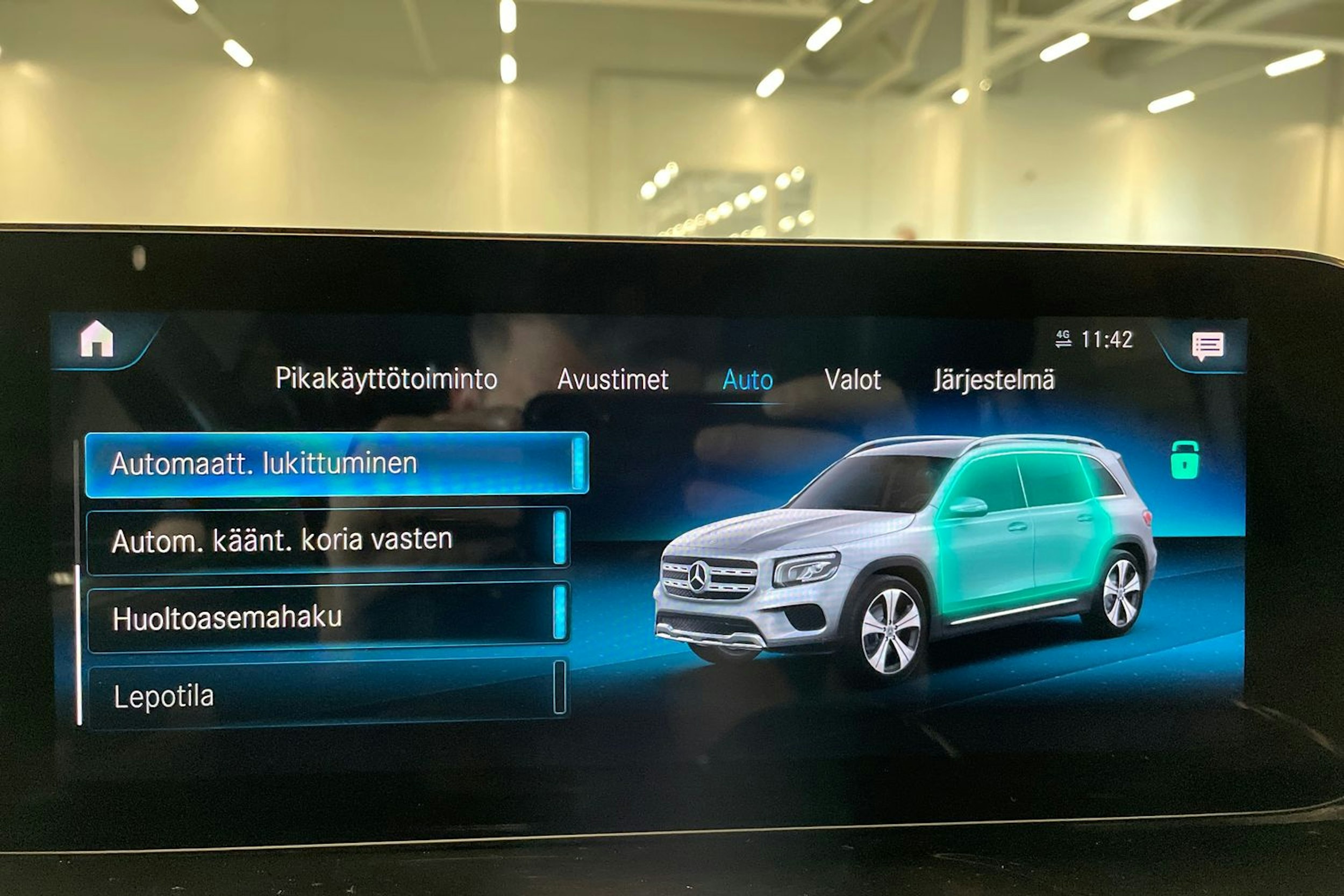 musta Mercedes-Benz GLB 2021 kuva 29.