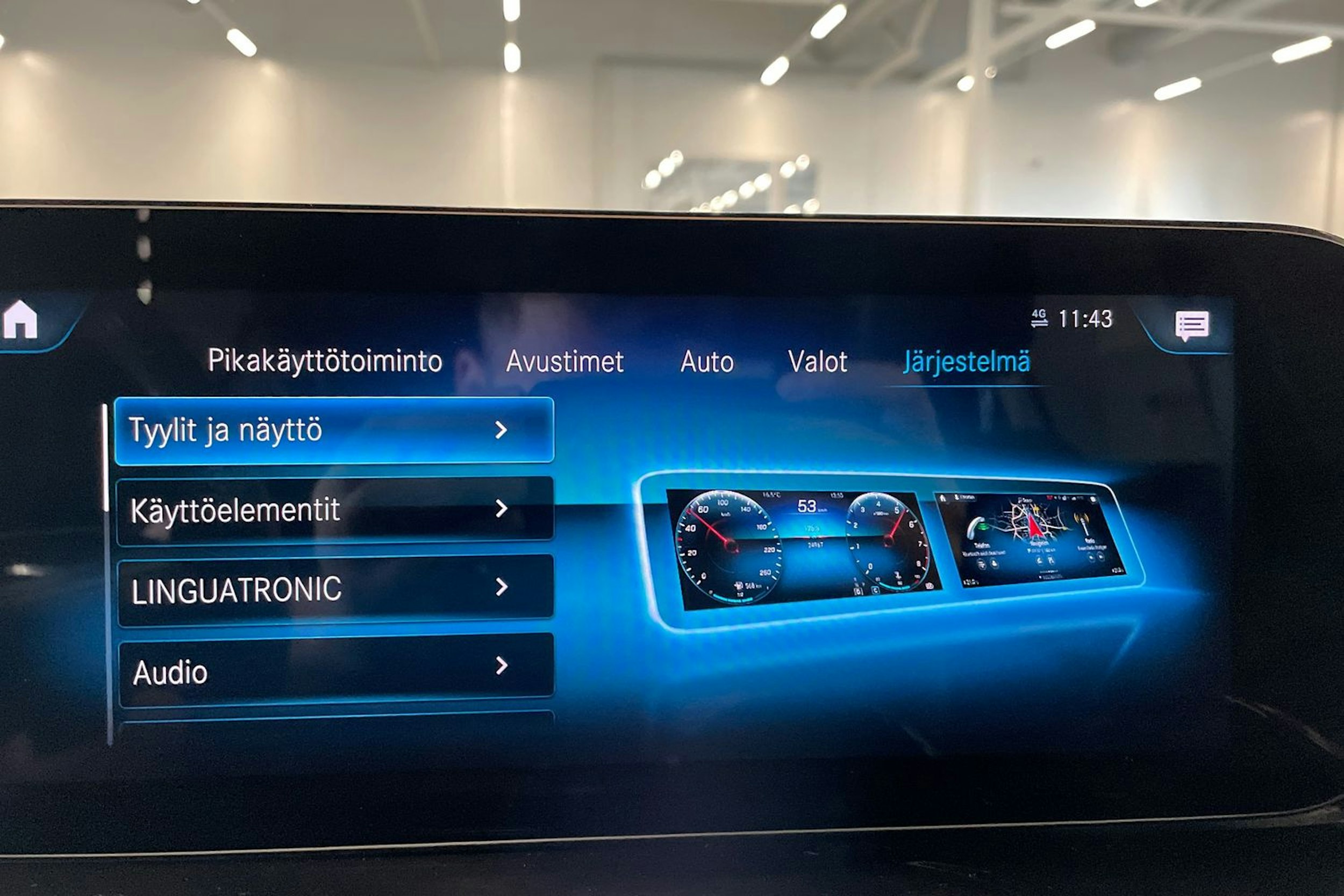 musta Mercedes-Benz GLB 2021 kuva 30.